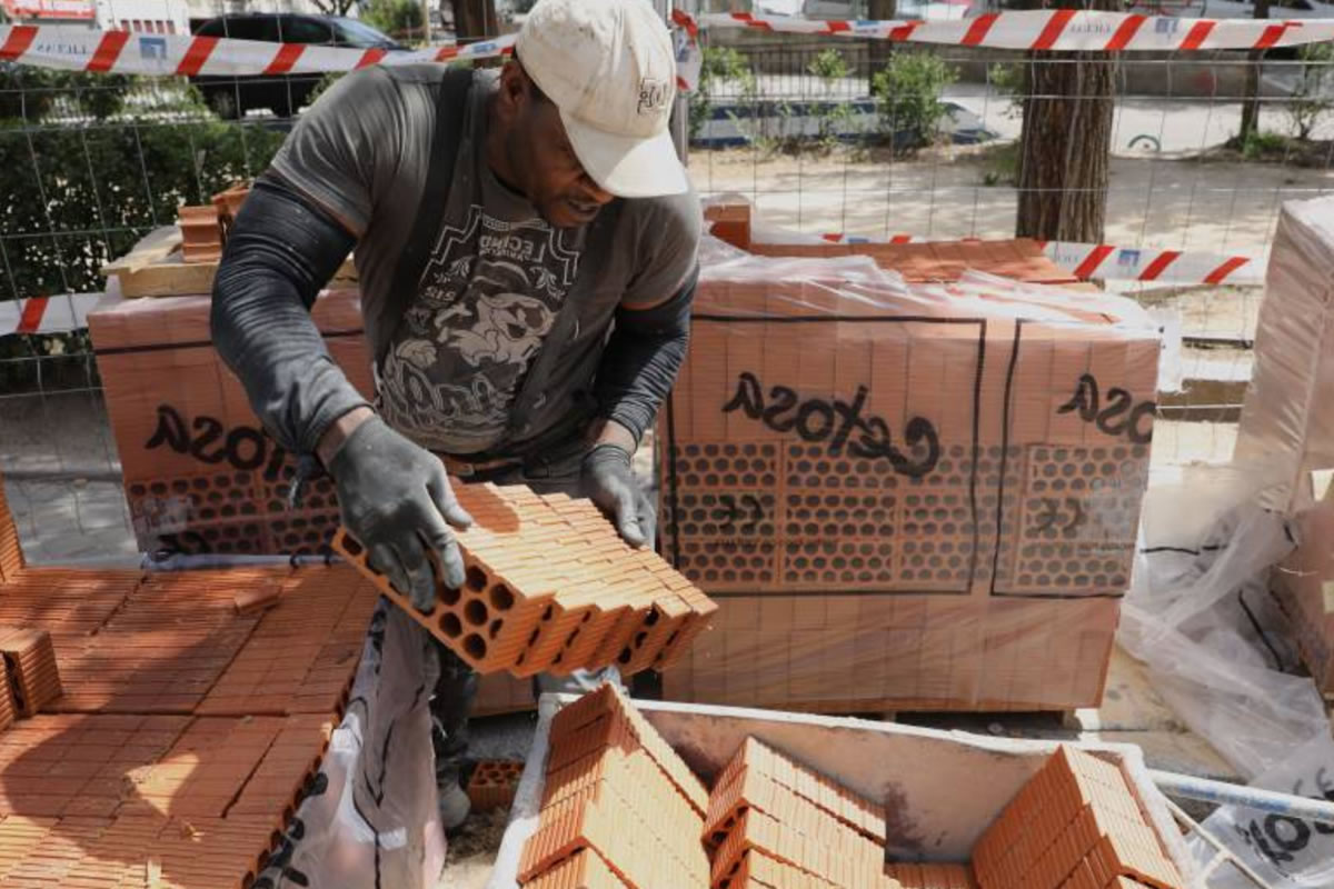 ¿Qué papeles necesito para solicitar permiso de residencia?